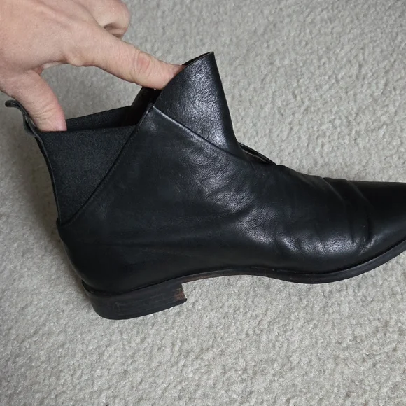 COCLICO Black Leather Ankle Booties - Picture 3 of 10